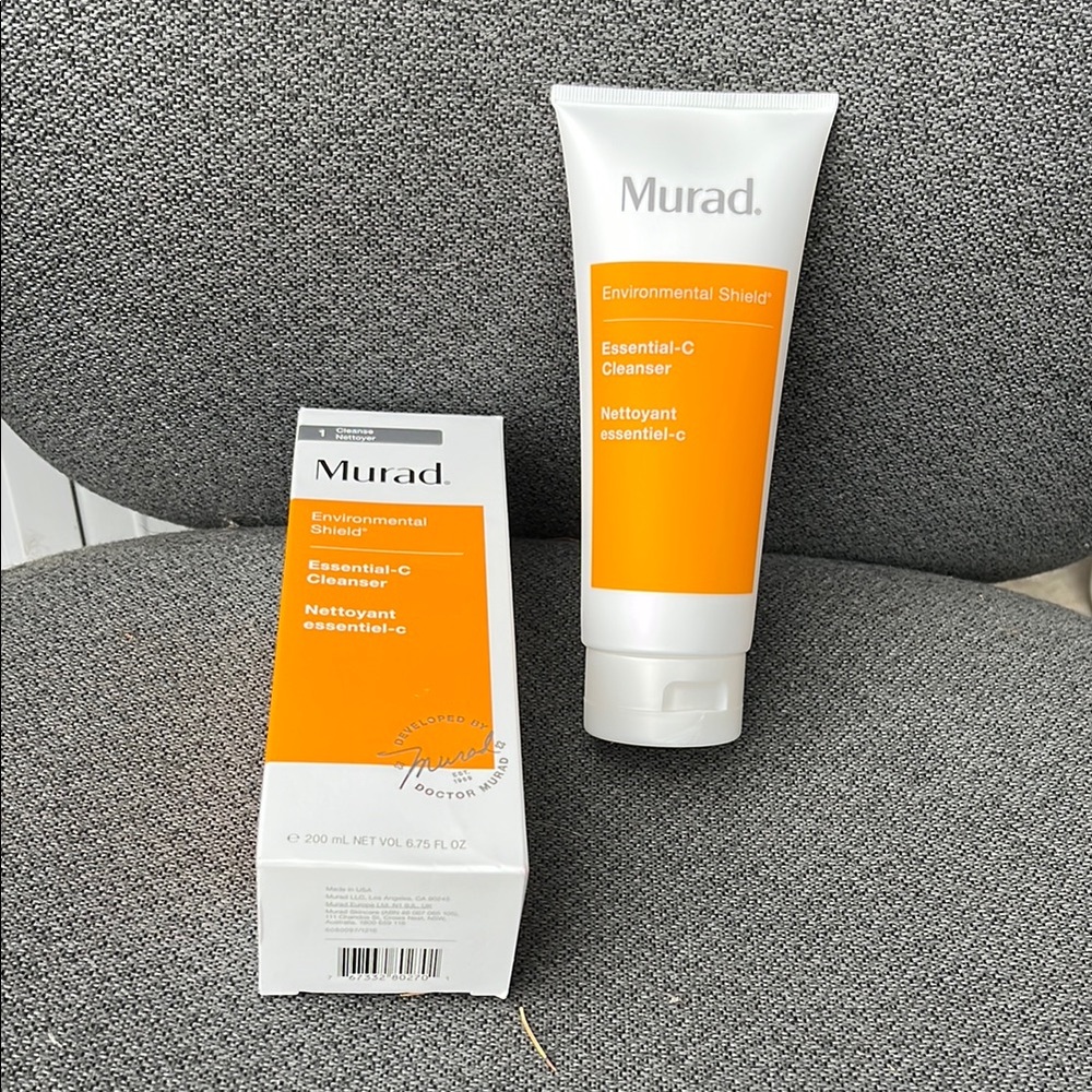 Murad Orange and White Cleanser & Exfoliant